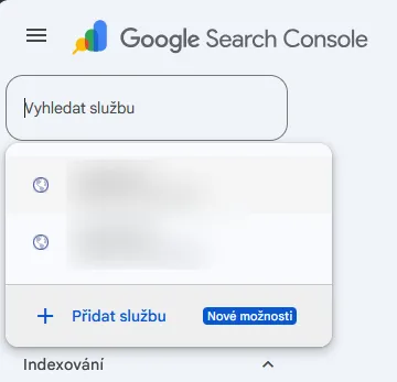Rozbalený výběr služby s položkou Přidat službu